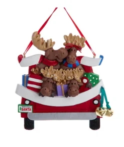 Ornement avec cloches, camionnette rouge avec 4 orignaux et sapin de Noël