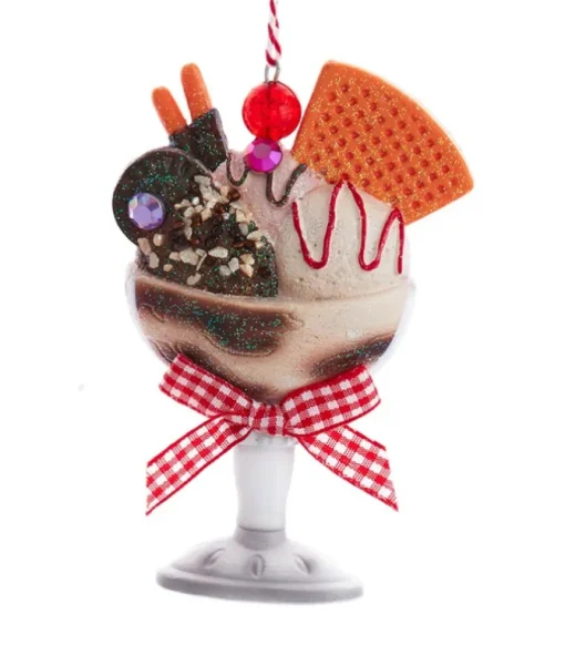 Ornement, coupe à dessert à la crème glacée, avec ruban à carreaux rouge