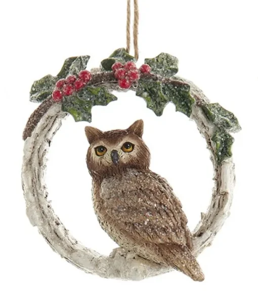 Ornement, Hibou des bois sur une couronne avec des baies