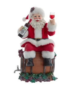 Père Noël Fabriché™ 10,5" assis sur un tonneau de vin